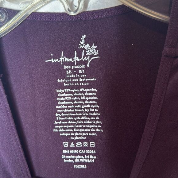 Free People Deep Purple Scrunch Sleeve Seamless Top. Size XS/Small. - Picture 4 of 8